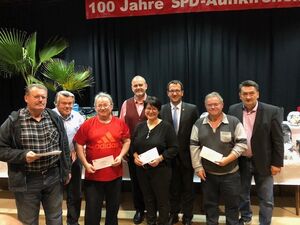 Sieger mit Turnierleiter Otto Weinthaler, 1.Bürgermeister Florian Gams und 2.Vorstand und Stadtrat Robert Heininger